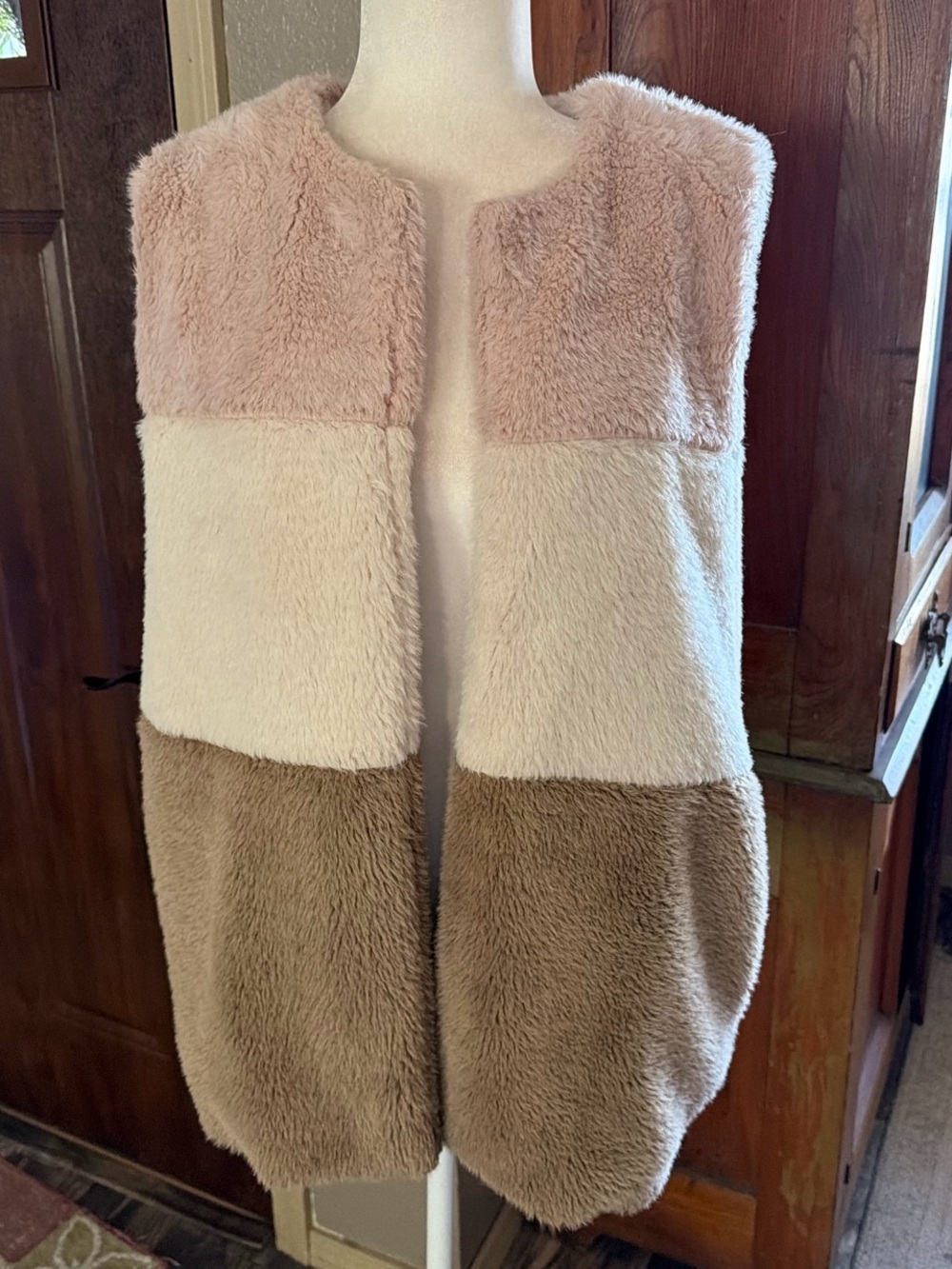 Altar’d State Medium Vest - EUC